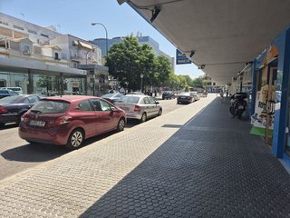 Local comercial en alquiler en Huerta del Pilar en Sevilla