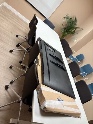 Sillas diferentes de oficina con ruedas