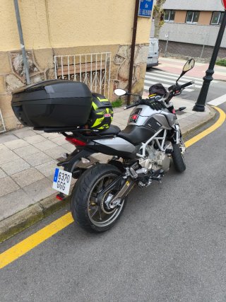Aprilia Mana 850 Naked Plata