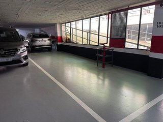 Garaje en venta en El Camp de l'Arpa del Clot en Barcelona