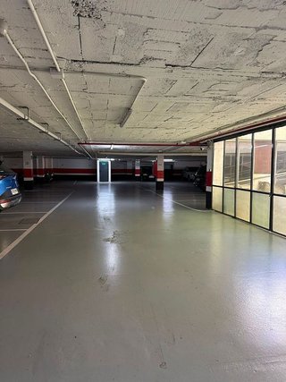 Garaje en venta en El Camp de l'Arpa del Clot en Barcelona