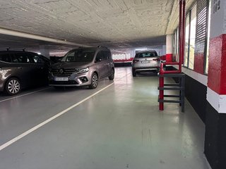 Garaje en venta en El Camp de l'Arpa del Clot en Barcelona