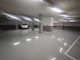 Garaje en venta en Centre en Badalona