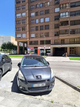 Local comercial en alquiler en Plaza España - Villa Pilar - Reyes Católicos - Vadillos en Burgos