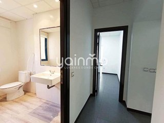 Local comercial en alquiler en Avda de Madrid - Pº de la Estación en Jaén
