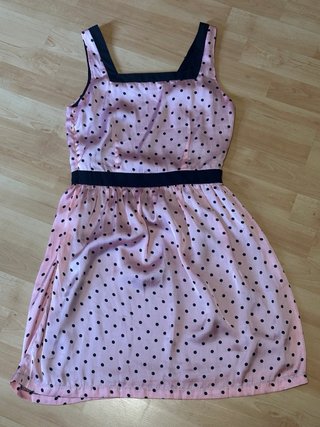 Vestido de verano rosa lunares
