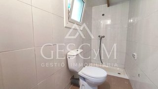 Local comercial en alquiler en Les Planes en Sant Joan Despí