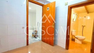 Local comercial en alquiler en Les Planes en Sant Joan Despí