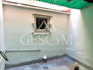 Local comercial en alquiler en Les Planes en Sant Joan Despí