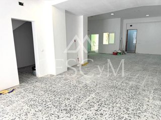 Local comercial en alquiler en Les Planes en Sant Joan Despí