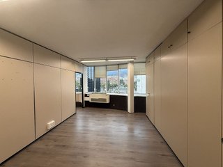 Oficina en alquiler en La Maternitat i Sant Ramon en Barcelona