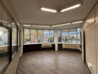 Oficina en alquiler en La Maternitat i Sant Ramon en Barcelona