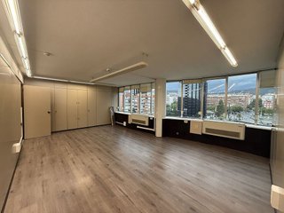 Oficina en alquiler en La Maternitat i Sant Ramon en Barcelona