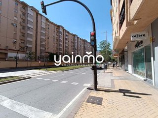 Local comercial en alquiler en Renfe - Bulevar 1º y 2º Fase en Jaén