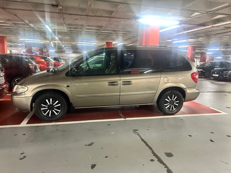 Chrysler Voyager 2006 - foto 1
