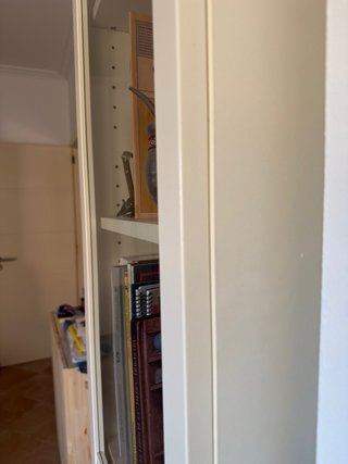 Estantería Billy Ikea con puerta cristal