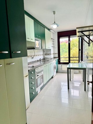 Piso en alquiler en Viesques en Gijón