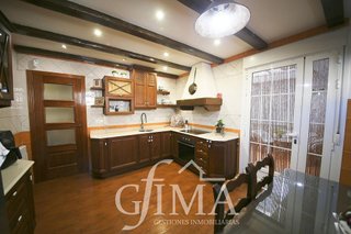 Casa adosada en venta en Tomelloso