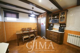 Casa adosada en venta en Tomelloso