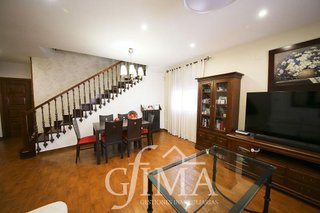 Casa adosada en venta en Tomelloso