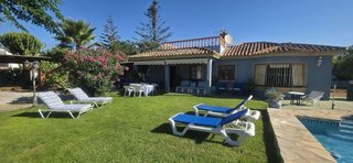 Chalet en alquiler en Elviria en Marbella