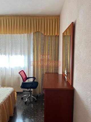 Piso en alquiler en Hospital - Parque sur en Albacete