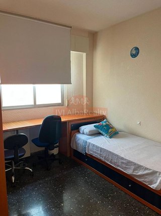 Piso en alquiler en Hospital - Parque sur en Albacete