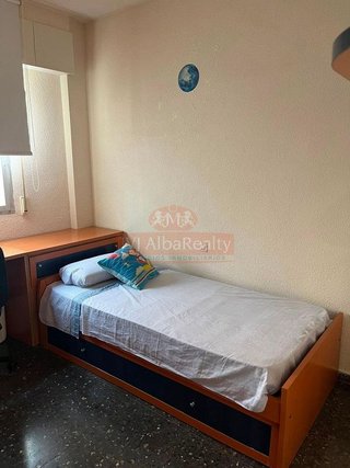 Piso en alquiler en Hospital - Parque sur en Albacete