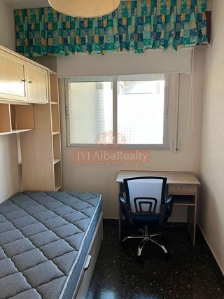 Piso en alquiler en Hospital - Parque sur en Albacete