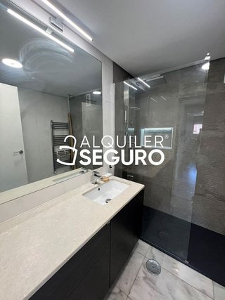 Piso en alquiler en Las Tablas en Madrid