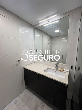 Piso en alquiler en Las Tablas en Madrid