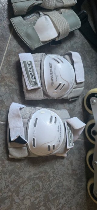 Patines Oxelo 39 + Protecciones Powerslide + Bolsa