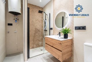 Piso en venta en Camino de Ronda - Rosaleda en Granada