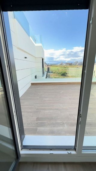Ático en alquiler en Valdebebas - Valdefuentes en Madrid