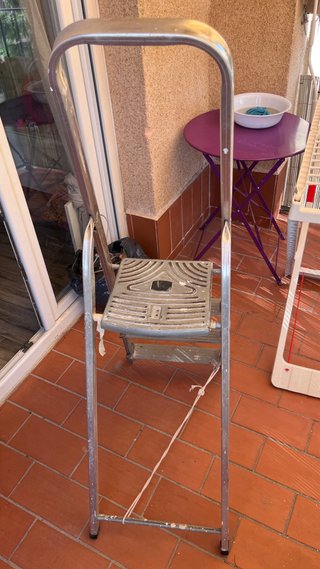 Escalera plegable 4 peldaños