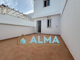 Casa adosada en venta en La Granja-La Colina-Los Pastores en Algeciras