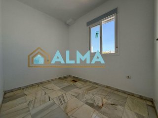 Casa adosada en venta en La Granja-La Colina-Los Pastores en Algeciras