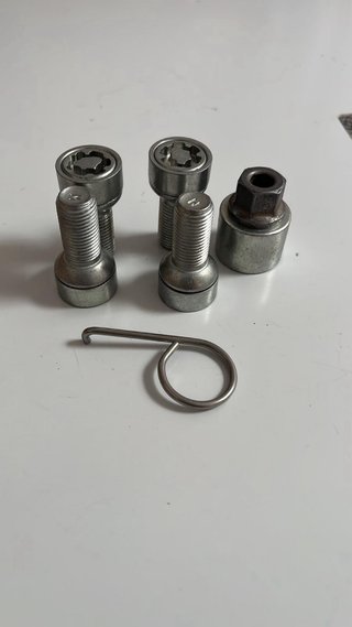 TORNILLOS ANTIRROBO VW GOLF 7 CADDY AUDI SEAT