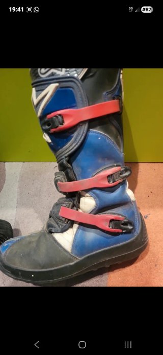 Botas de moto suela marcada marca alpinestar