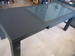 Mesa de comedor moderna madera y cristal