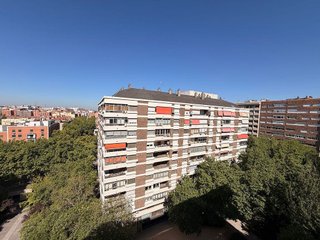 Piso en alquiler en Castillejos en Madrid