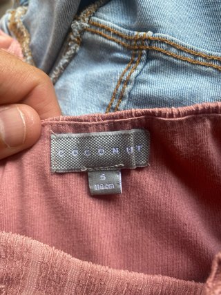 Cazadora vaquera y camiseta niña Zara y Coconut.