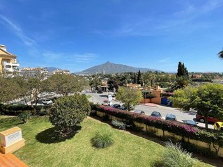 Piso en alquiler en Nueva Andalucía centro en Marbella