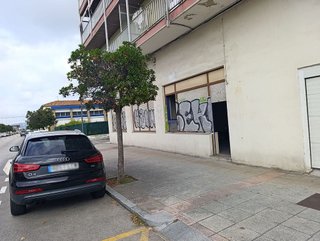 Local comercial en venta en Santoña