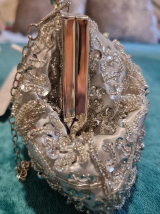 Bolso de fiesta CORIOS plateado y blanco