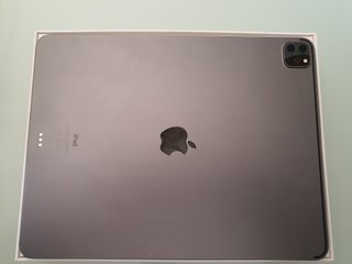 iPad Pro 12.9 5ª Gen Wi-Fi + Funda Negra