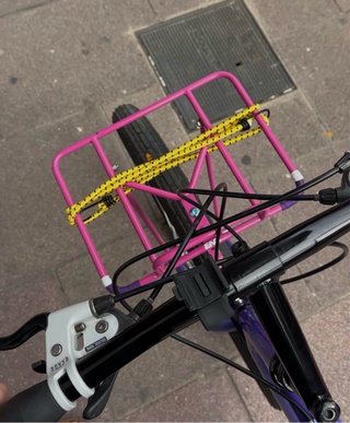 Portaequipajes delantero acero bicicleta rosa
