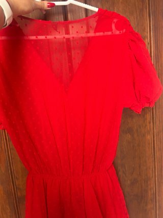 Mono corto rojo de lunares