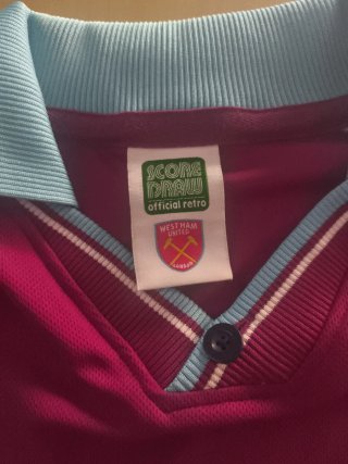 Camiseta Retro West Ham Dr. Martens