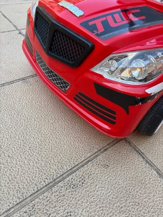 Coche Eléctrico Infantil Feber Rojo. Batería nueva